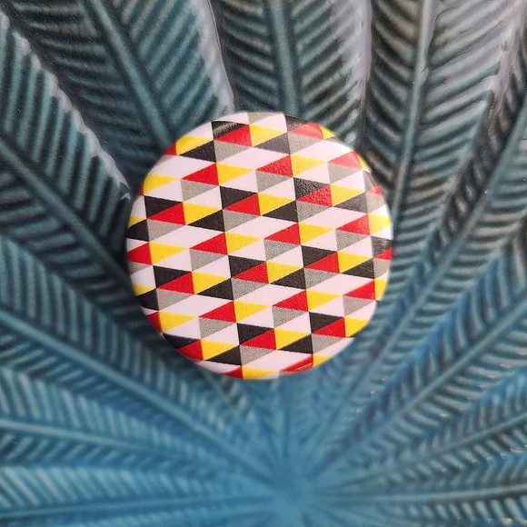 🧿 NWOT Elvis Costello Pin Duo - 2024 TOUR EXCLUSIVE - Picture 4 of 4